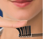 Pack-Escova-Dental-Extramacia-Whitening-Therapy-OralB-Cartela-com-2-Unidades