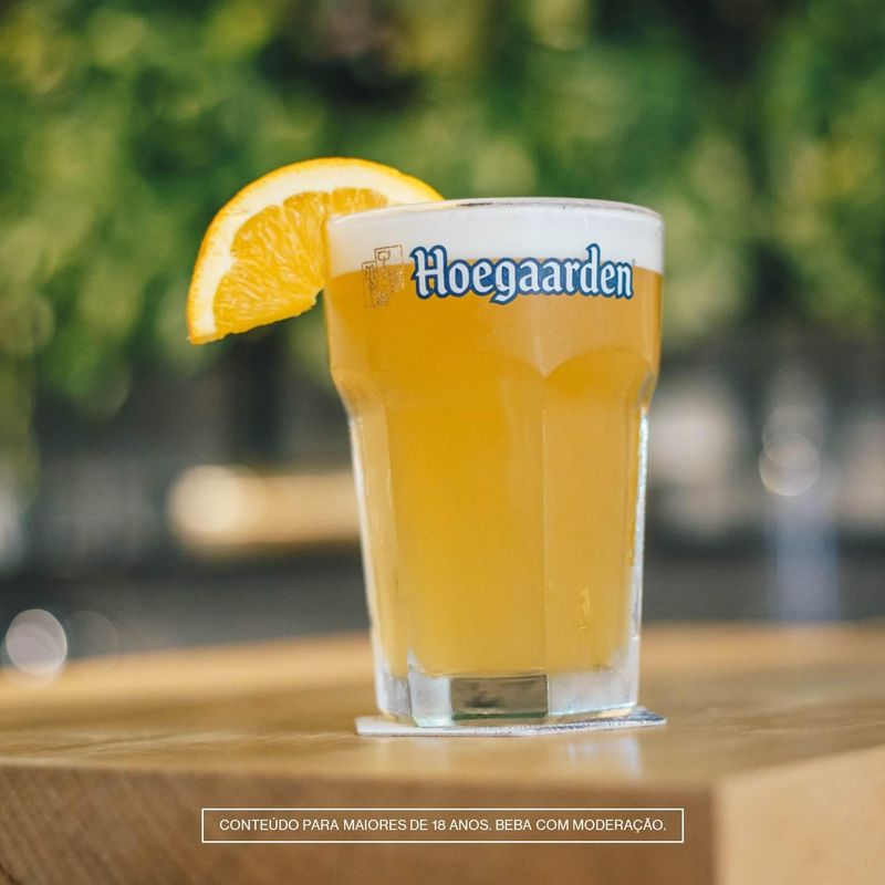 Cerveja-Witbier-Laranja-e-Coentro-Hoegaarden-Long-Neck-330ml